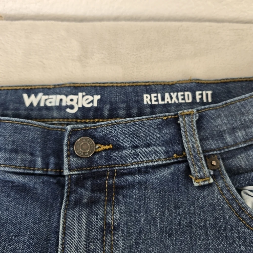 Wrangler Men's Relaxed Fit Blue Straight Jeans Sz 38x31